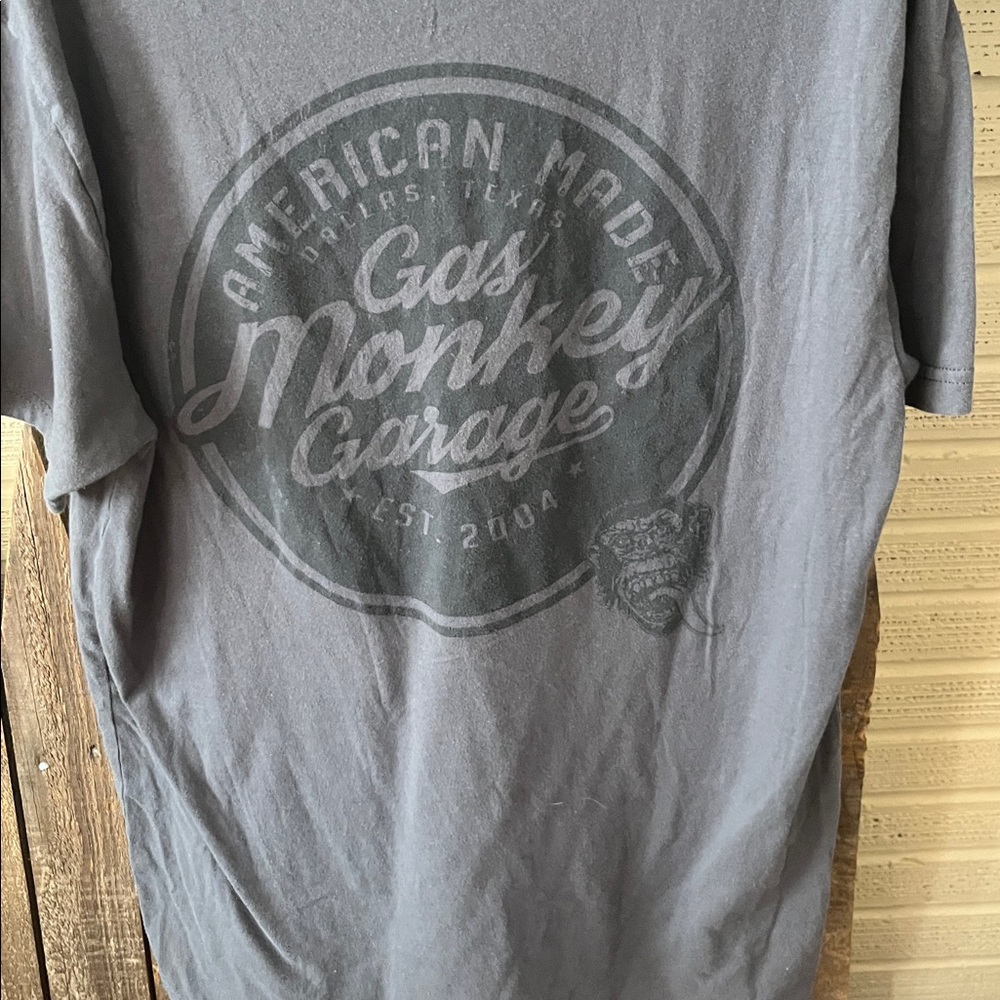 Garage Heather Gray V-Neck Tee - Picture 7 of 7